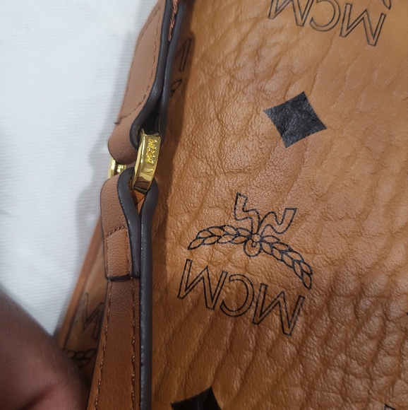 MCM Liz Clutch/ mini shoulder bag - Picture 2 of 8